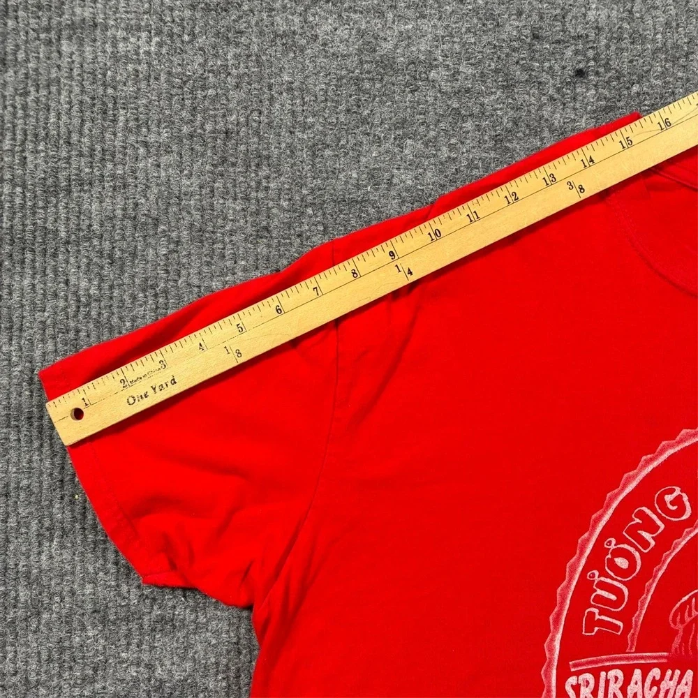 Sriracha Mens T-Shirt‎ 2XL Red Graphic Huy Fong Hot Chili Sauce Rooster Logo Tee